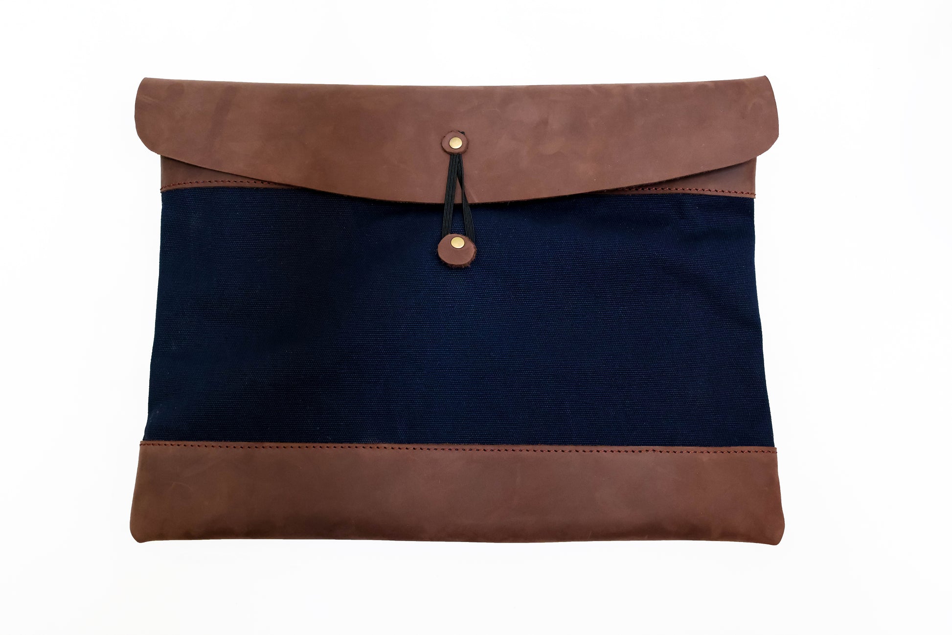 Gentleman's case in mocca oil pull up leather and canvas