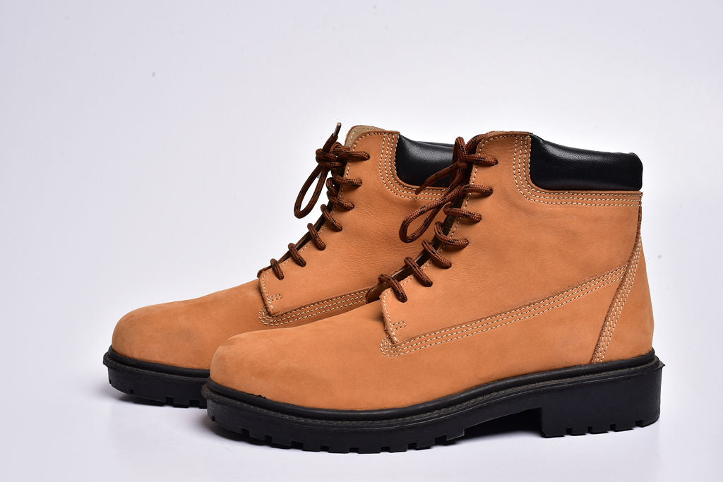 Colorado boot in tan nubuck leather and aspen soles