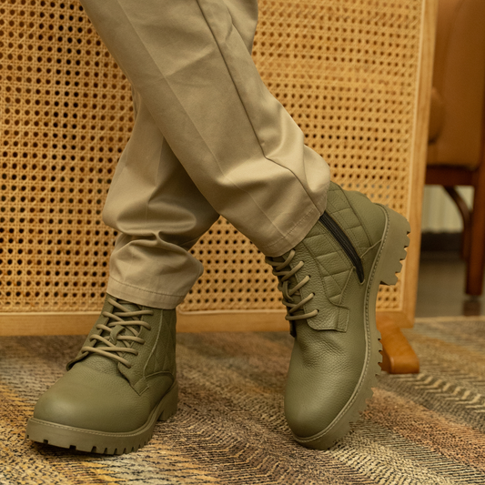 Combat quilted boots in olive green milled leather and aspen sole