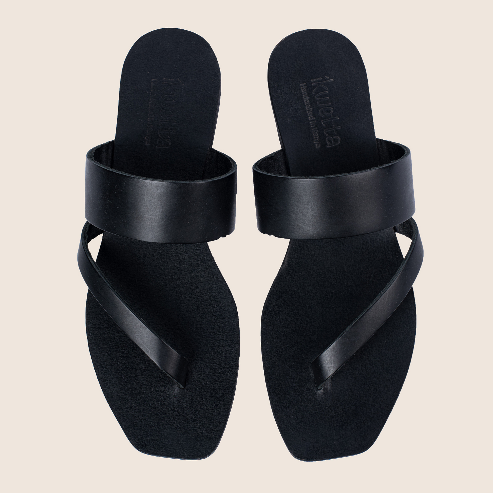 Tahiti sandals in black smooth leather and leather sole