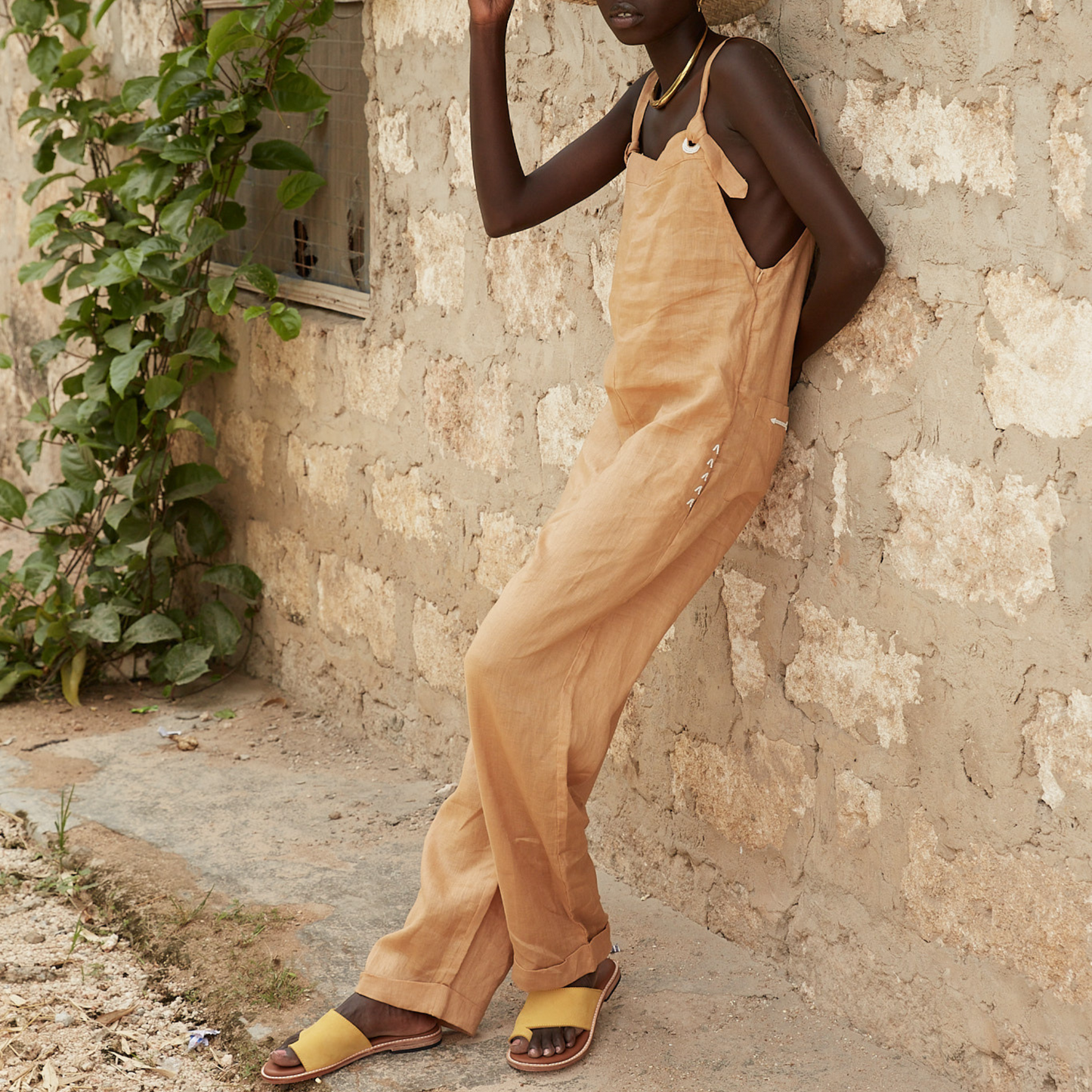 Strut sandals in yellow hunting suede and  padded leather soles