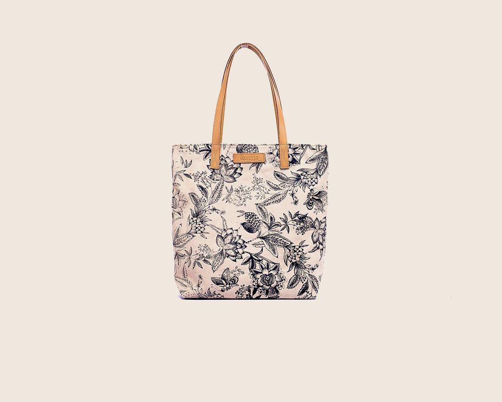 Market tote in natural print canvas and leather handles