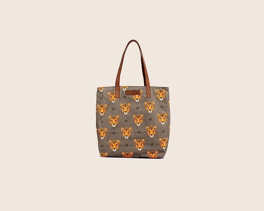 Market tote in cheetah face print canvas and leather handles