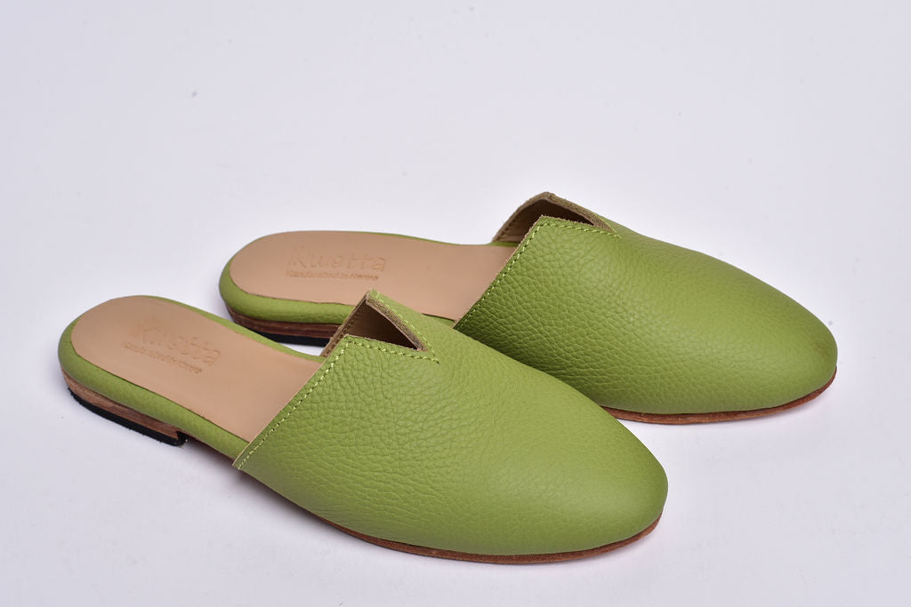 A Stylish shoe crafted with cushion foot bed and leather sole.